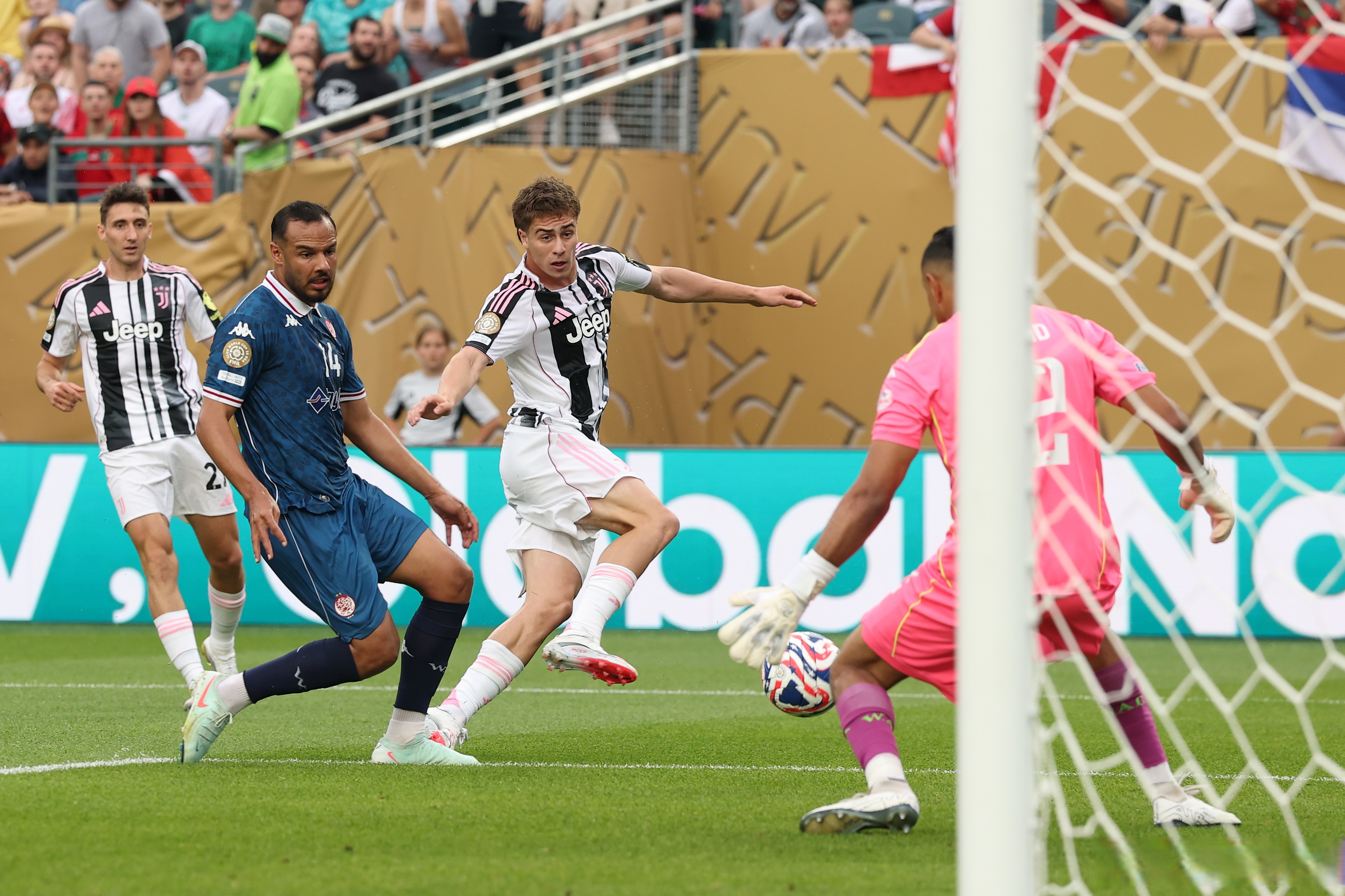 包含尤文图斯主场凯旋,球迷热情鼓舞着球队士气的词条 包含尤文图斯主场凯旋,球迷热情鼓舞着球队士气的词条