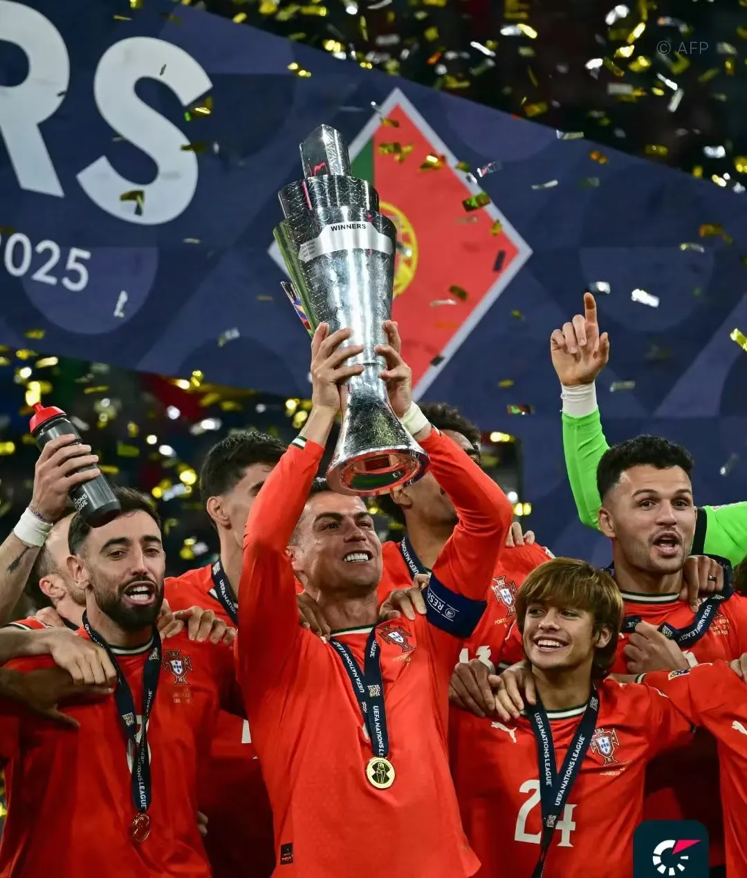 包含葡萄牙大胜卢森堡,稳坐欧国杯小组第二的词条 包含葡萄牙大胜卢森堡,稳坐欧国杯小组第二的词条