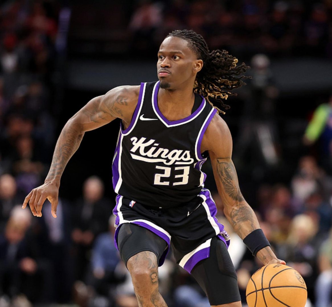 雄鹿球员个人表现突出,但仍难以带领球队走出低谷的简单介绍 雄鹿球员个人表现突出,但仍难以带领球队走出低谷的简单介绍