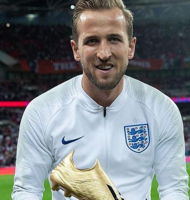 开云足球直播-包含华金逆袭英超金靴，表现抢眼获赞誉的词条