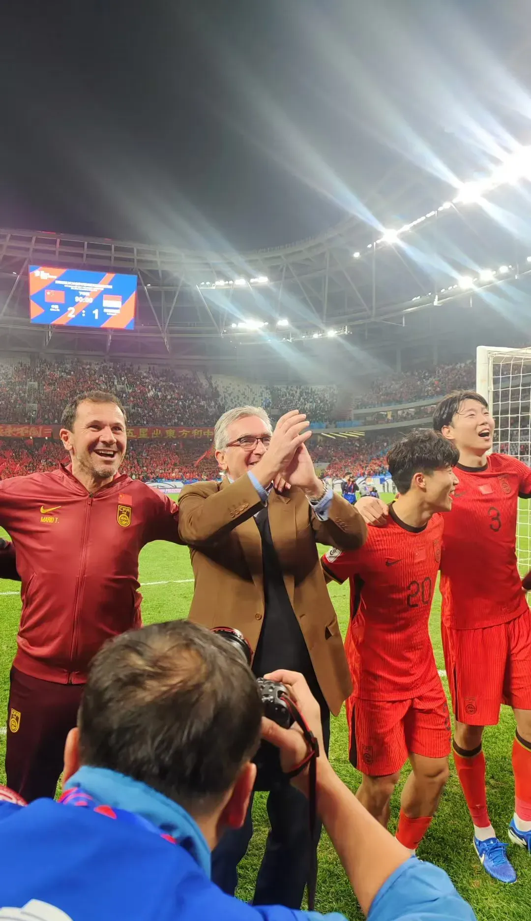 关于流畅的比赛过程引发球迷狂热的信息 关于流畅的比赛过程引发球迷狂热的信息