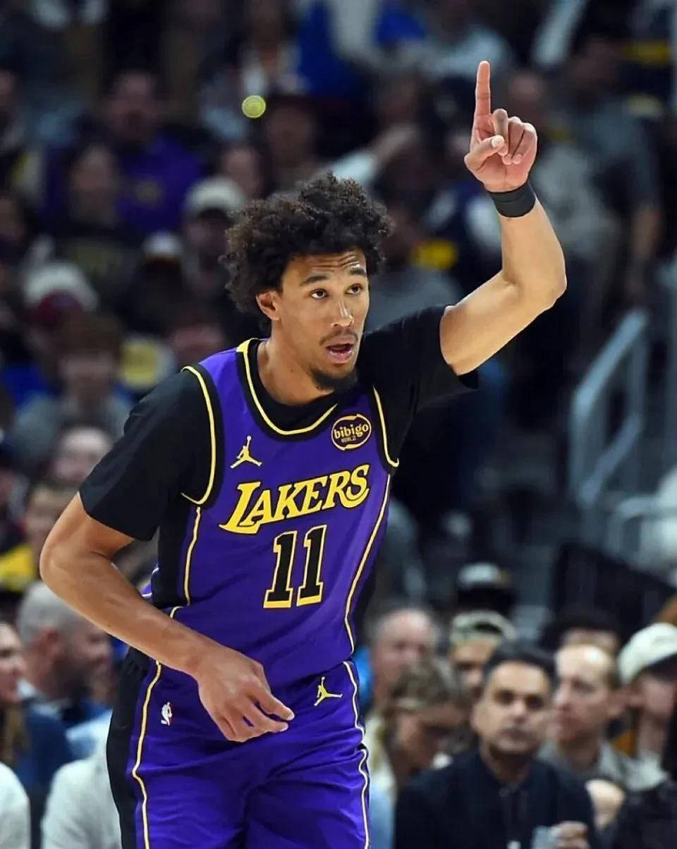 包含湖人新秀表现亮眼,成为球队新希望的词条 包含湖人新秀表现亮眼,成为球队新希望的词条