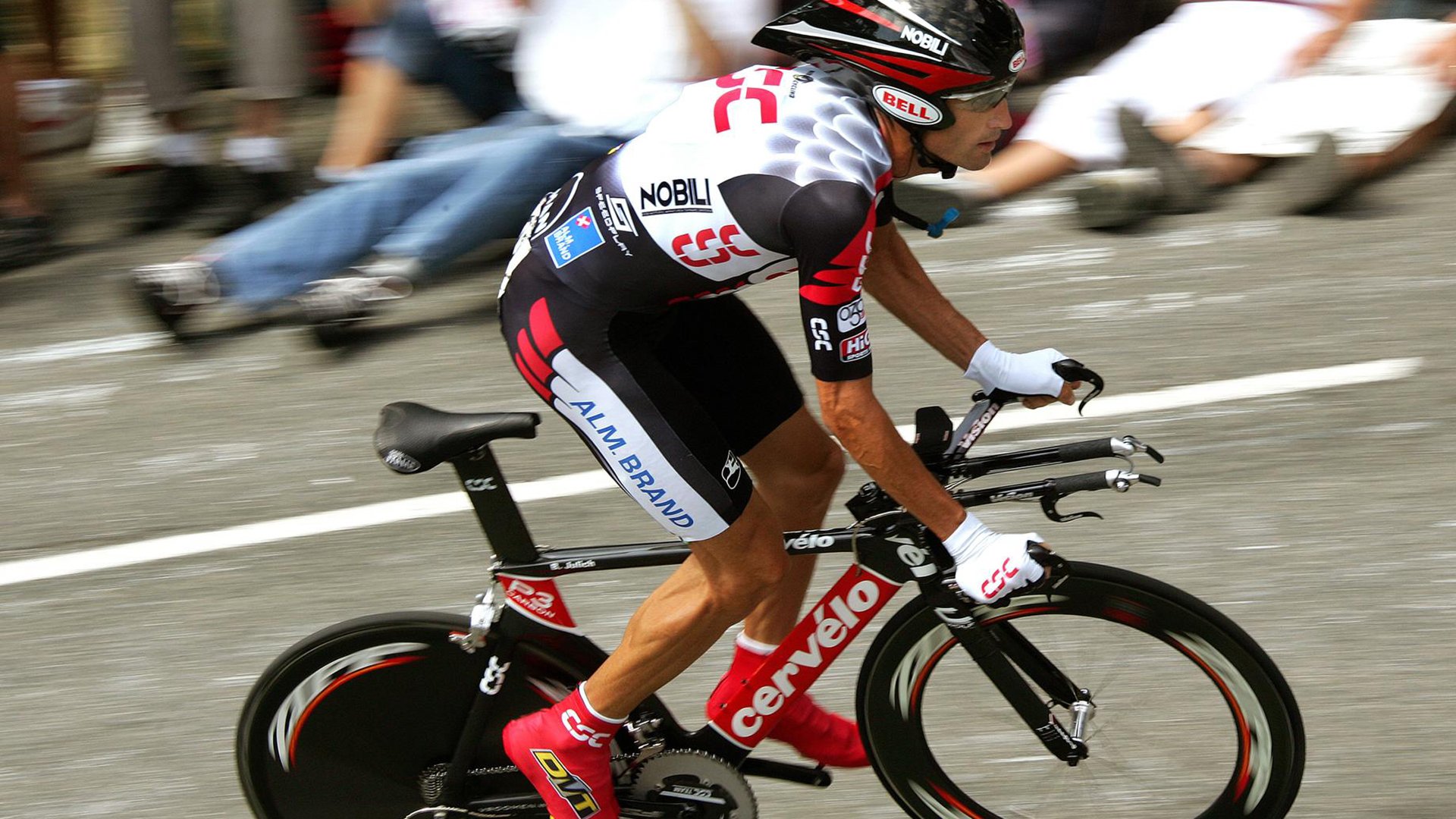 从玻利维亚到斯坦福桥，苏亚雷斯的冠军基因如何跨越大陆闪耀