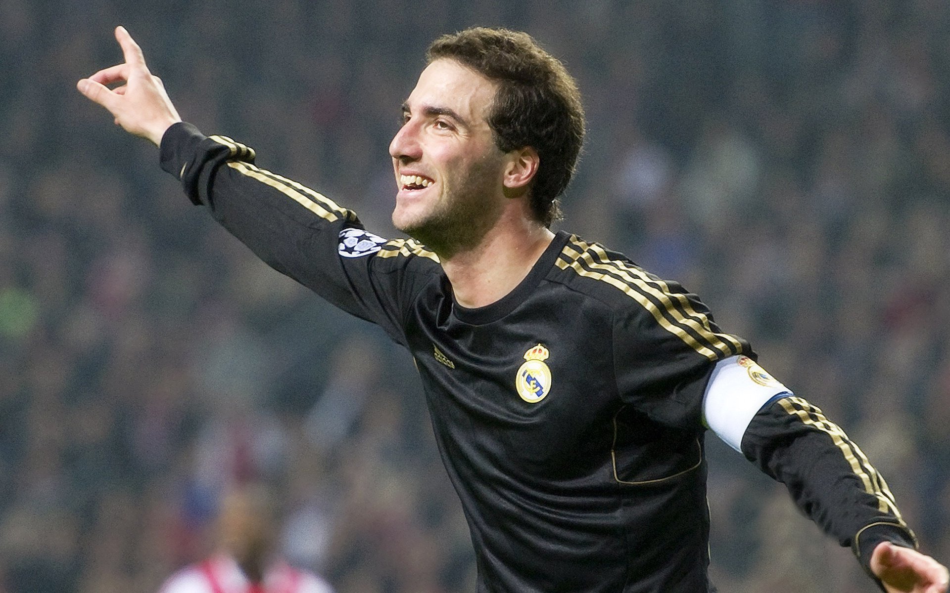 赛道与数据之巅，F1街道赛之夜，特奥的全面爆炸